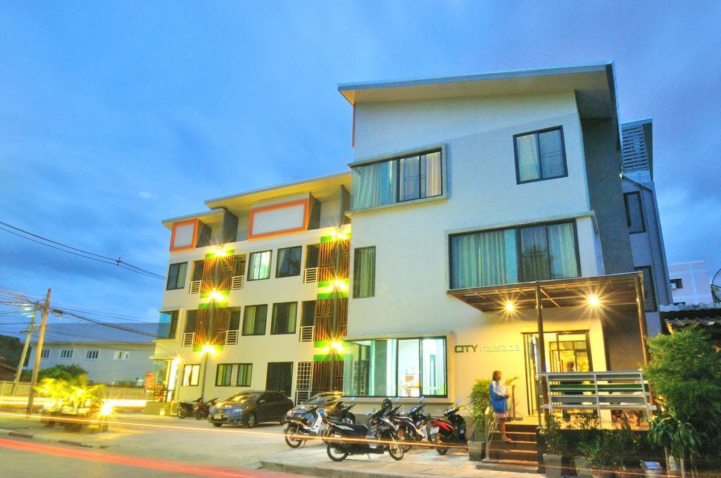 City Ratsada Lampang Exterior foto